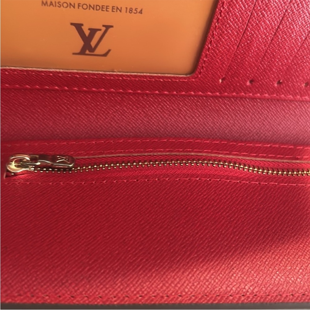 Scarlet Card Holder - Picture 4 of 7